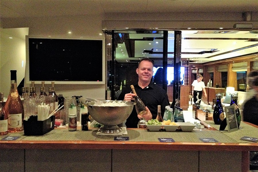 yacht catering | bartender