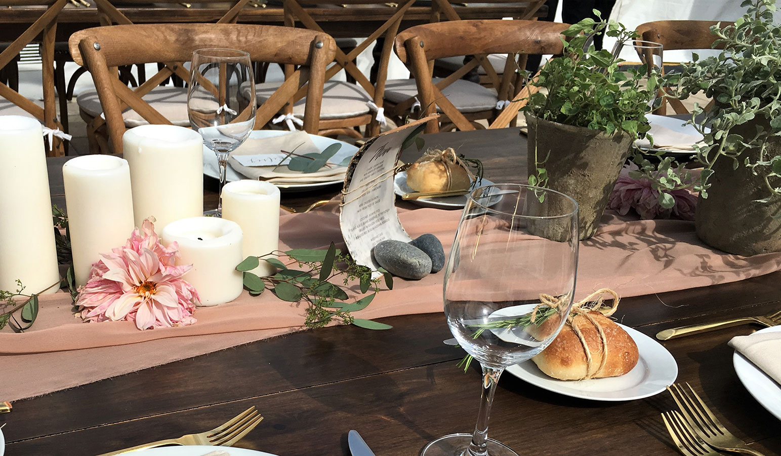Table Decor of potted herbs and soy candles | Green weddings at Miami Seaquarium