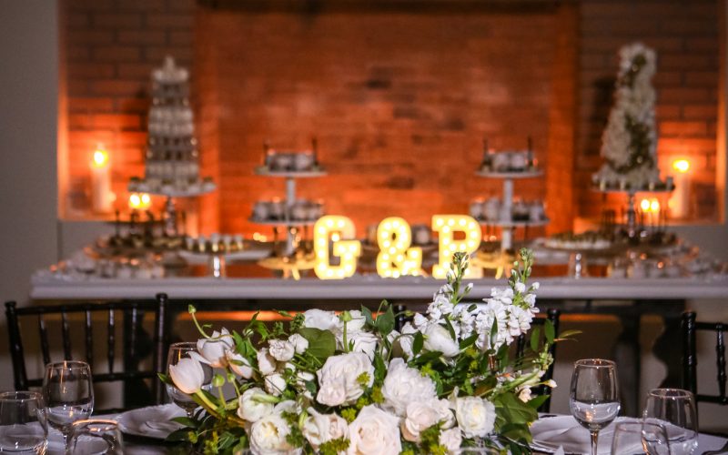 Classic and romantic all-white wedding flowers