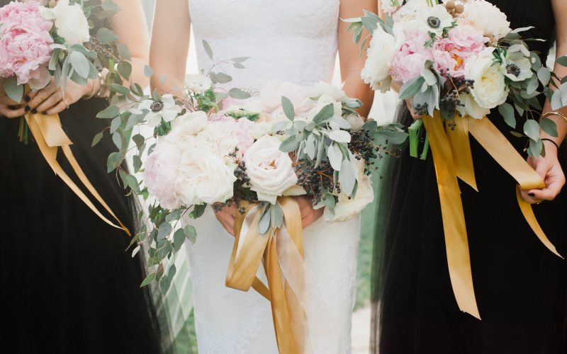 Elegant wedding style | Black and Gold wedding at Deering Estate