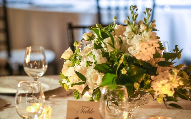 Classic and romantic all-white wedding décor at The Bath Club