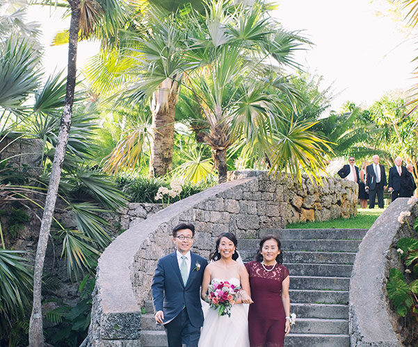 Bride with parents at Fairchild Tropical Botanic Garden wedding ceremony | Jiwon and Matt