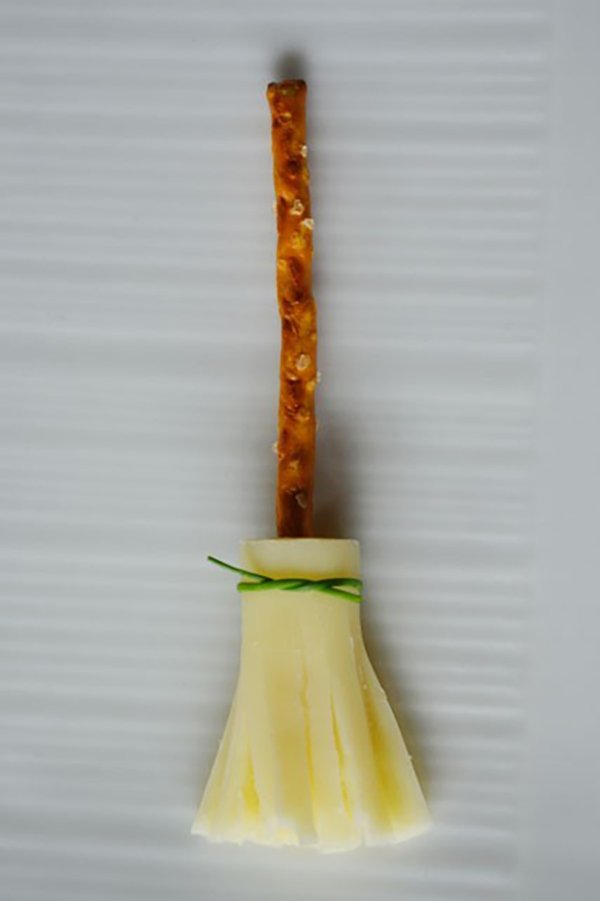 halloween food ideas | string cheese witches brooms