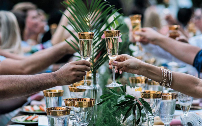 tropical wedding table decor | tropical foliage table runner