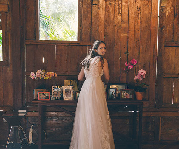 west palm beach wedding venues | bride at idlewild furnishings