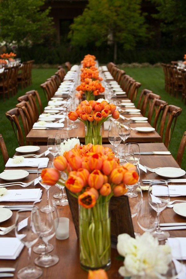 wedding ideas for couples from different countries | flowers | tulip centerpieces