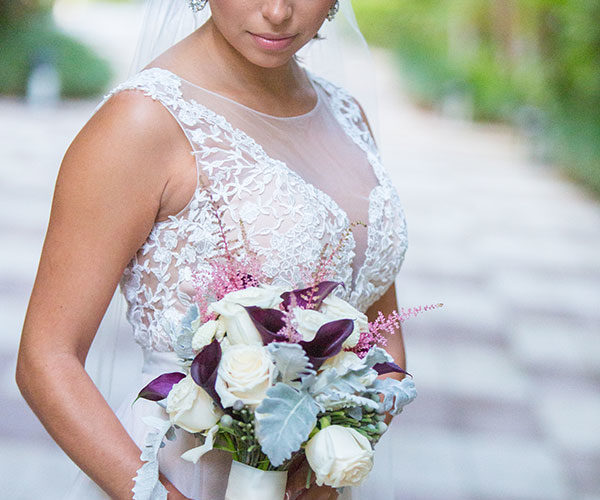 miami beach botanical garden weddings pictures | bride with bouquet