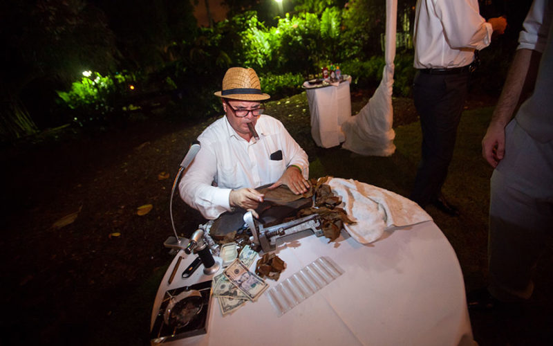 miami botanical garden wedding | cigar roller