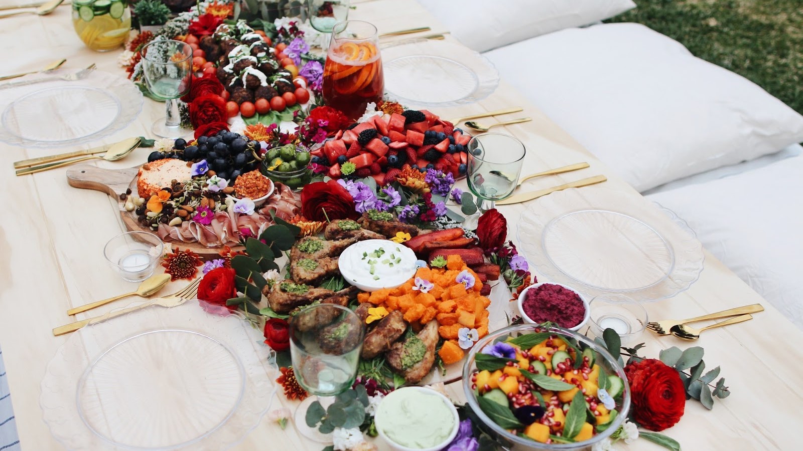 HOW TO THROW A LUXURY PICNIC!, Brunch Ideas, Grazing Platter Table