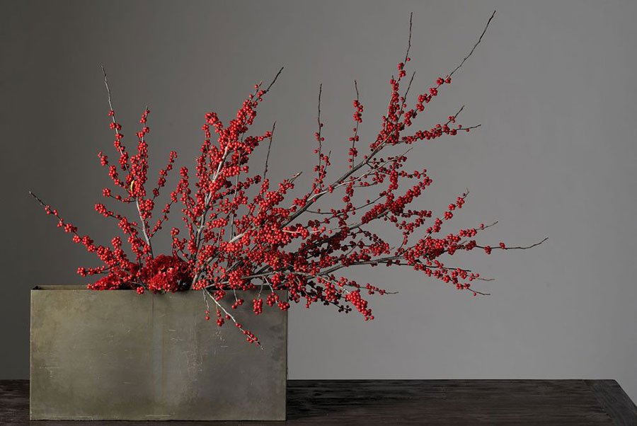 catering for holiday parties | festive table decor | berry branches