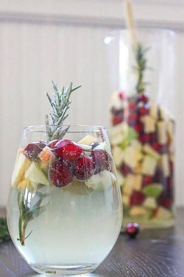 catering for holiday parties | festive craft cocktail