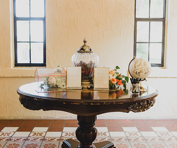 thalatta estate wedding venue | gift table