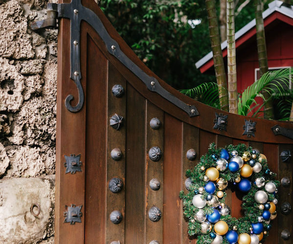 Deering Estate winter wedding in Miami | Holiday Decor