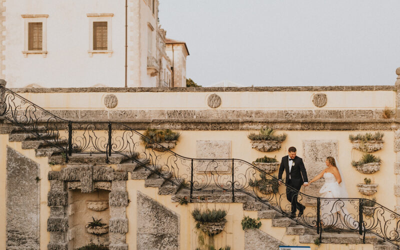 Vizcaya wedding Miami | Caroline and Marc | couple on stairs