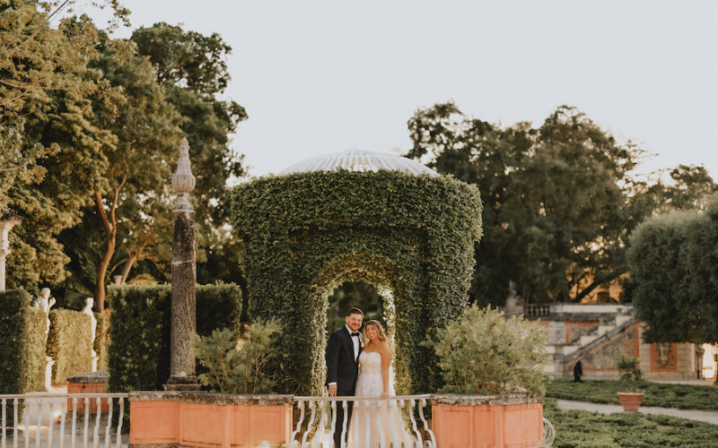 Vizcaya wedding Miami | Caroline and Marc | couple in Vizcaya garden